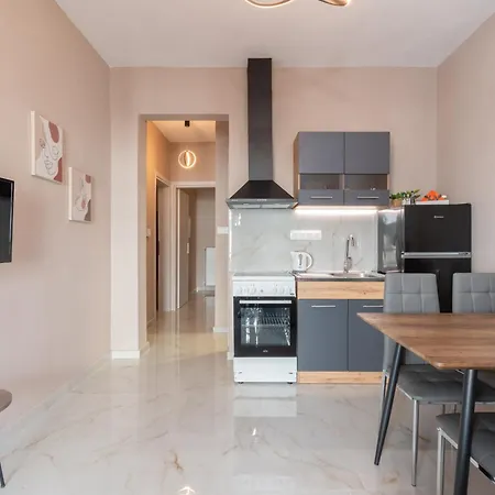 Avli Apartament Neos Marmaras