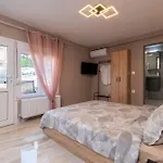 Avli * نيوس مارماراس