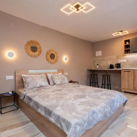 Avli Apartment *