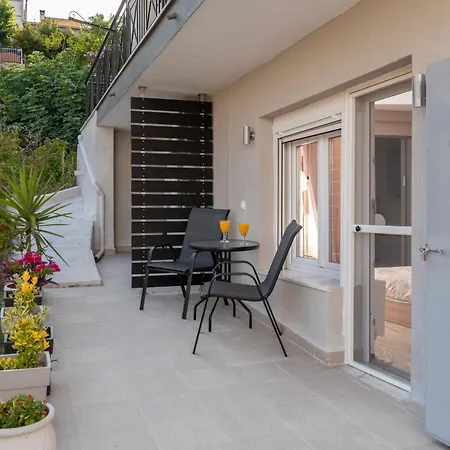 Avli Néos Marmarás